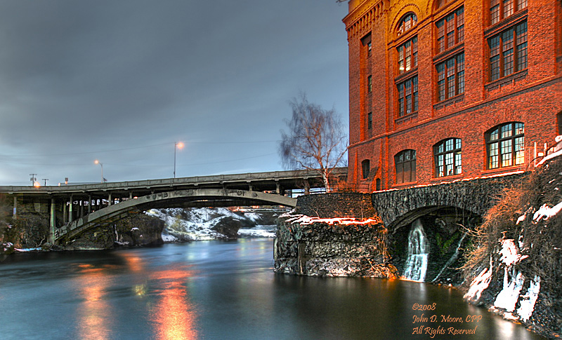 An evening at the Post Street bridge, Spokane, Washington